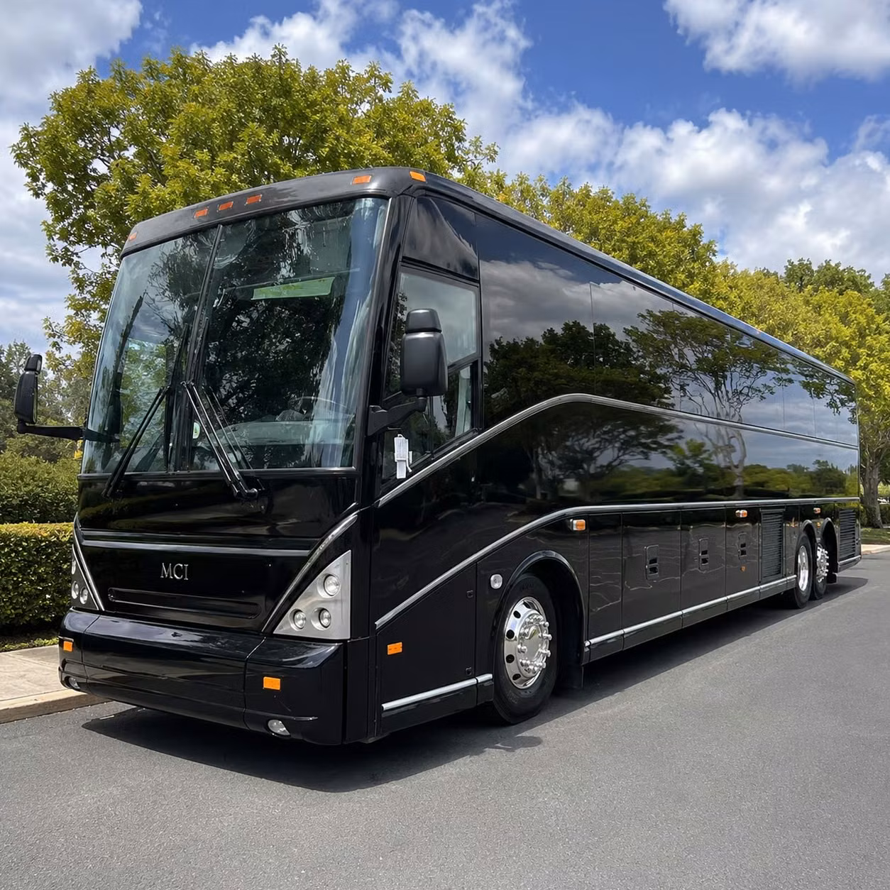 from roseville to toyota amphitheatre group bus rentals that make sense