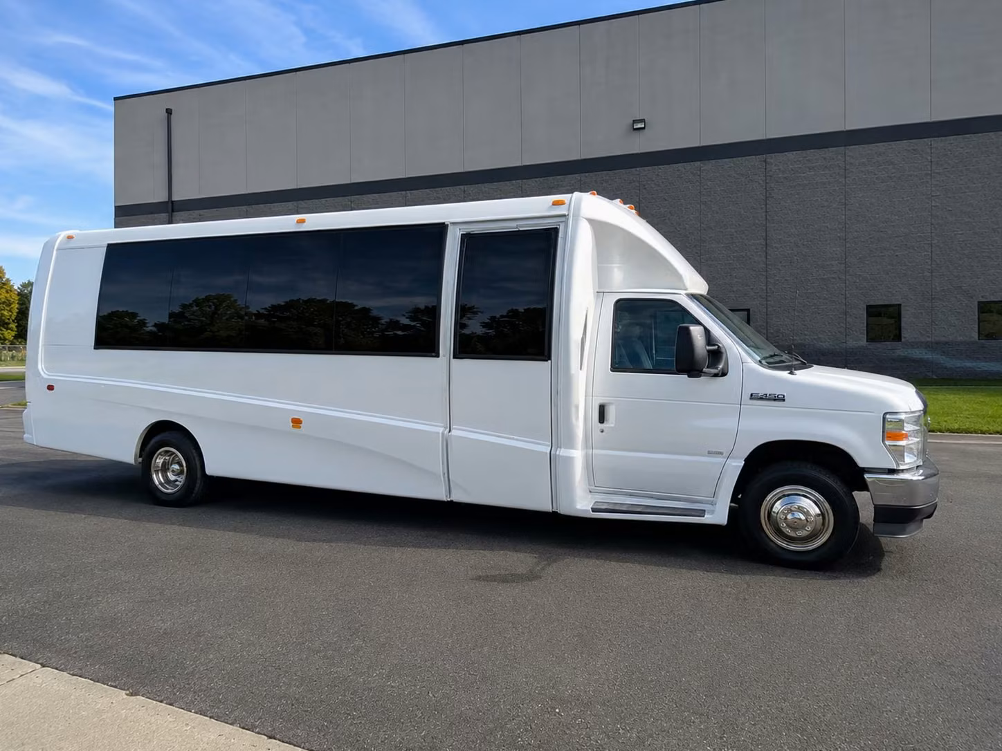 minibus rentals for smaller prom groups in roseville comfortable affordable and easy to book