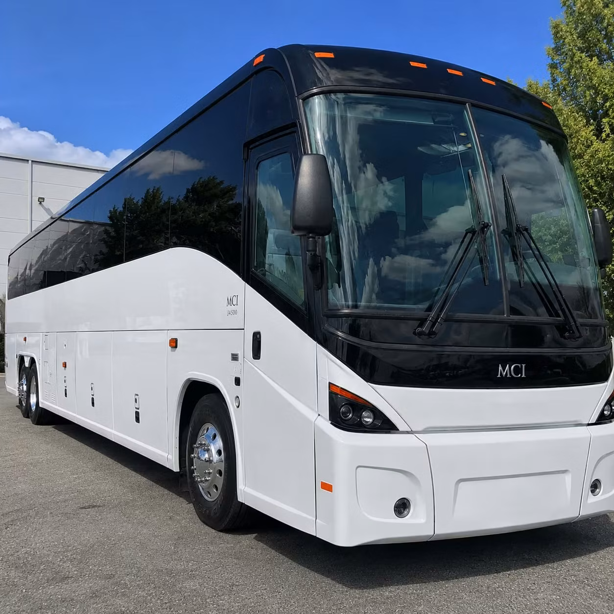 reduce turnover and traffic headaches with a roseville employee shuttle