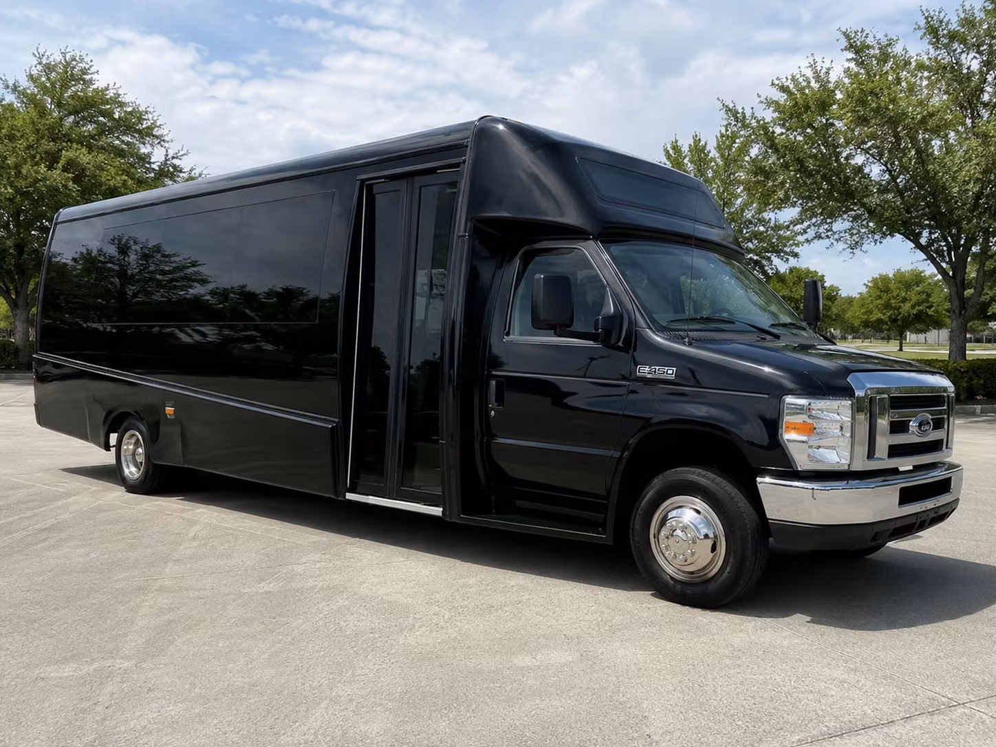 roseville 20 passenger minibus rental